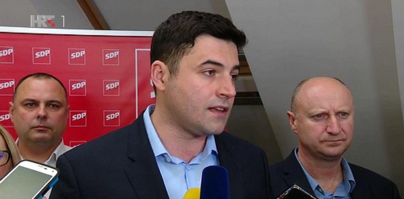 KAMENA DEMOKRACIJA  (ILI JE LI BERO HDZ-ova KRTICA?)