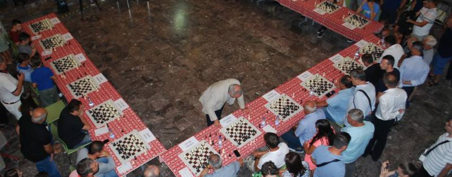 GARI KASPAROV U SESVETAMA