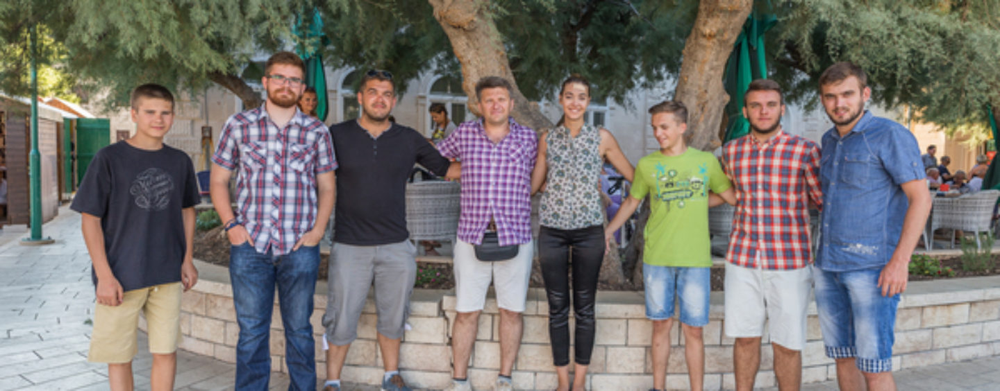 LjETNA GLAZBENA ŠKOLA U PUČIŠĆIMA NA BRAČU