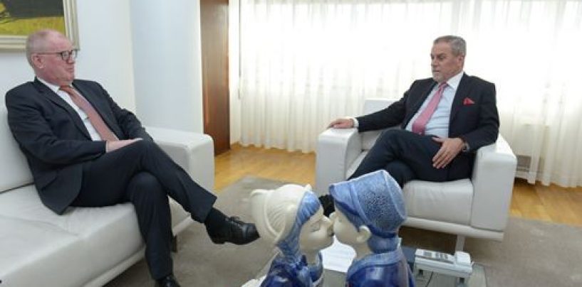 BANDIĆEVI SUSRETI S DIPLOMATIMA