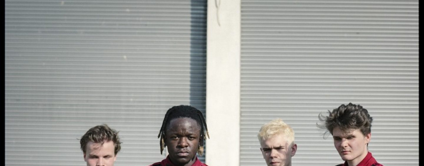 „BLACK MIDI“ U MOČVARI