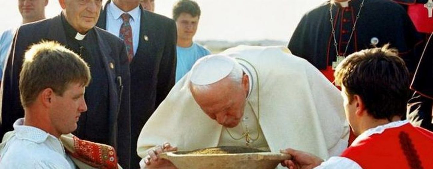 DAN KAD JE NAKON TOLIKO STOLJEĆA PAPA CJELIVAO SVETO HRVATSKO TLO