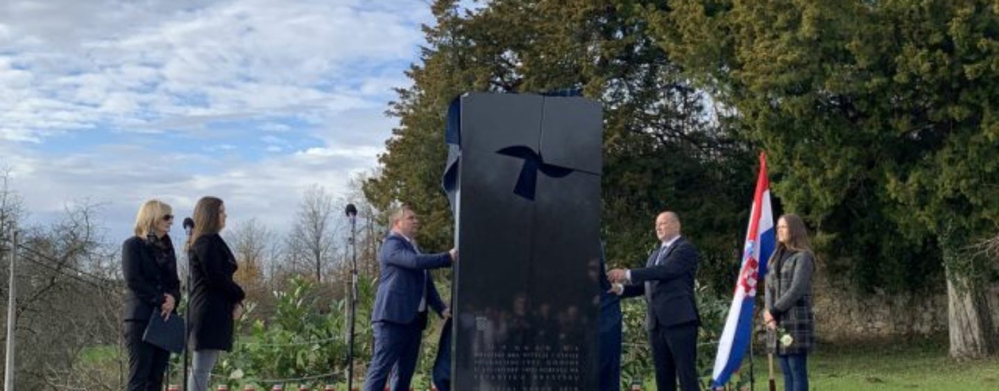 MASOVNA GROBNICA U MALOJ SOLINI
