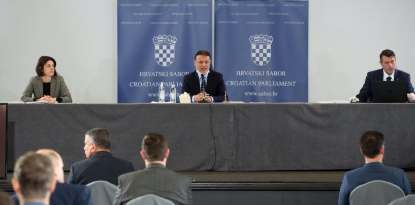 DA JE NJIMA DO ZAŠTITE ZDRAVLJA NARODA SPASILI BI IMUNOLOŠKI ZAVOD