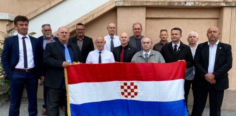 TRAŽIMO OČUVANJE NACIONALNE VALUTE I USTAVNU ZAŠTITU ŠUMA I VODE