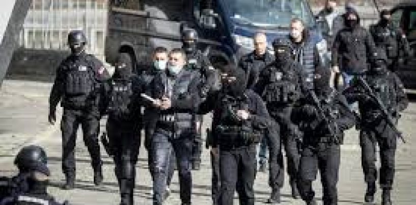 VUČIĆ PROTIV VOĐE „GROBARA“ I VLADARA BEOGRADSKOG POZEMLJA U BORBI SE ZA VLASTITI ŽIVOT