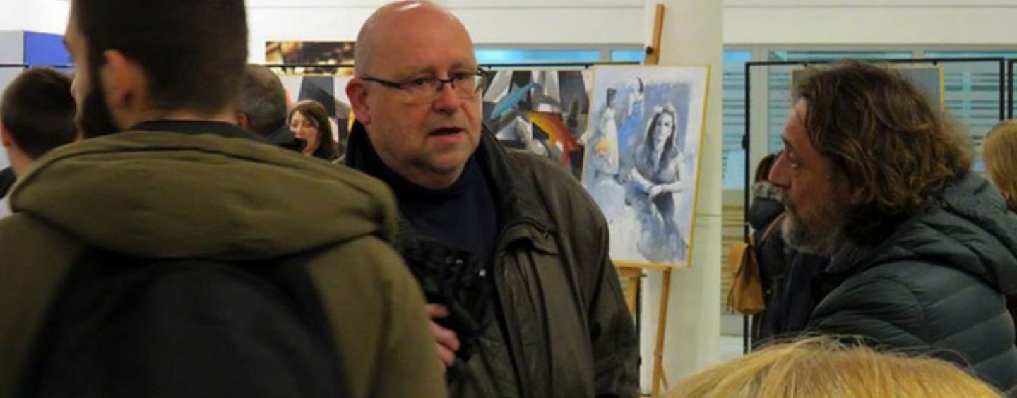NAKON MINUTE ŠUTNJE POKOJNIK UŠAO U GALERIJU