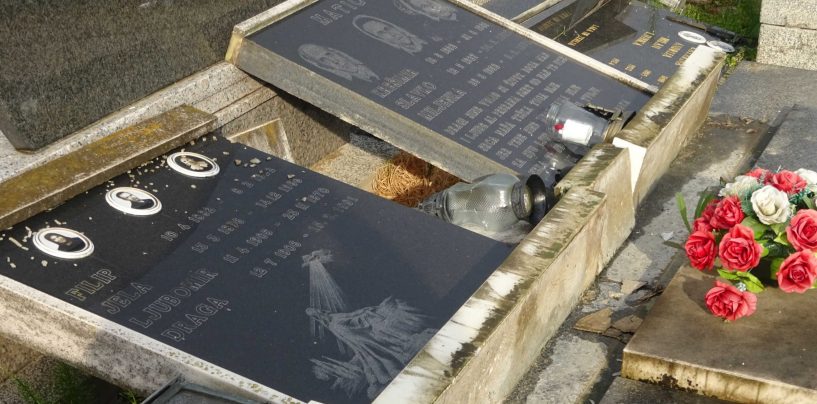 U KUZMINECU ROMI SRUŠILI DEVET NADGROBNIH SPOMENIKA