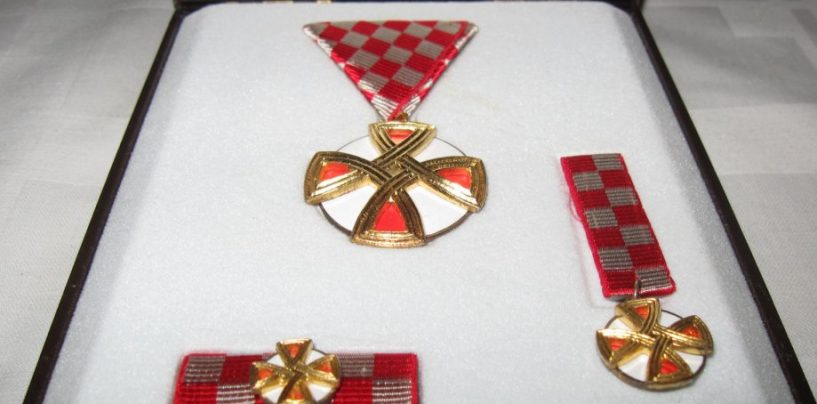 ANKETA PO ŠKOLAMA: BOŠKO BUHA I NADA DIMIĆ U DOMOVINSKOM RATU,  SVI ODGOVORILI DA NE TREBA ZABRANITI ZDS