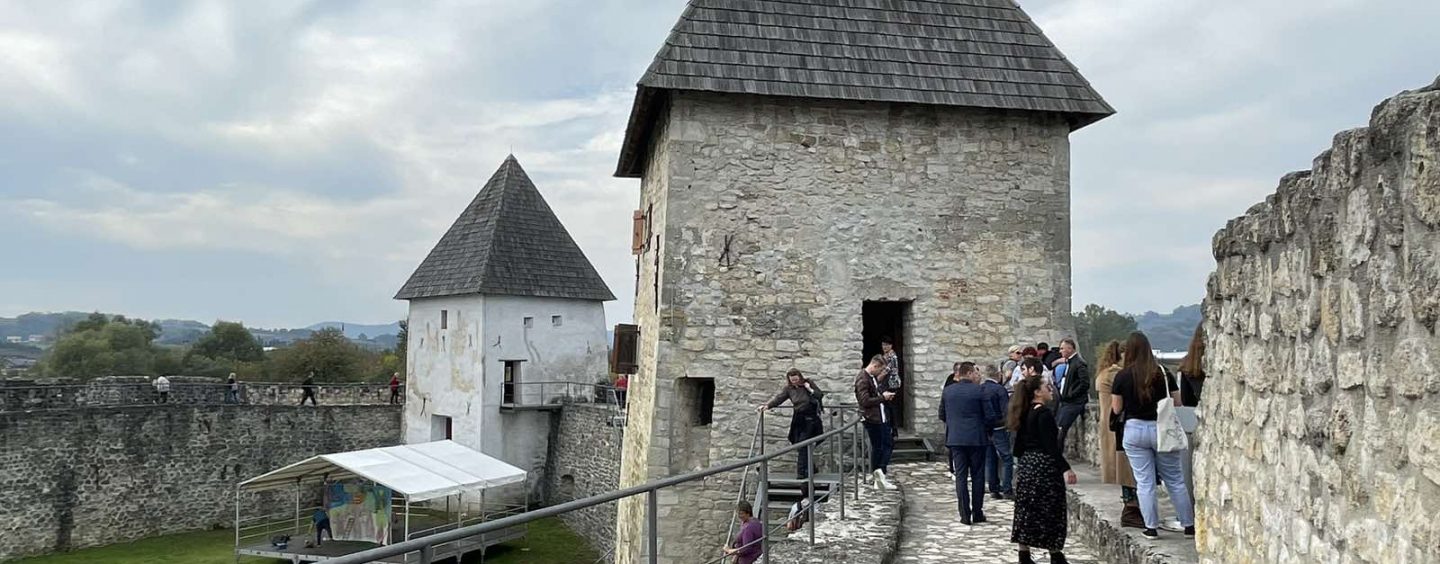 50 TISUĆA LJUDI POSJETI KESTENIJADU U KOSTAJNICI