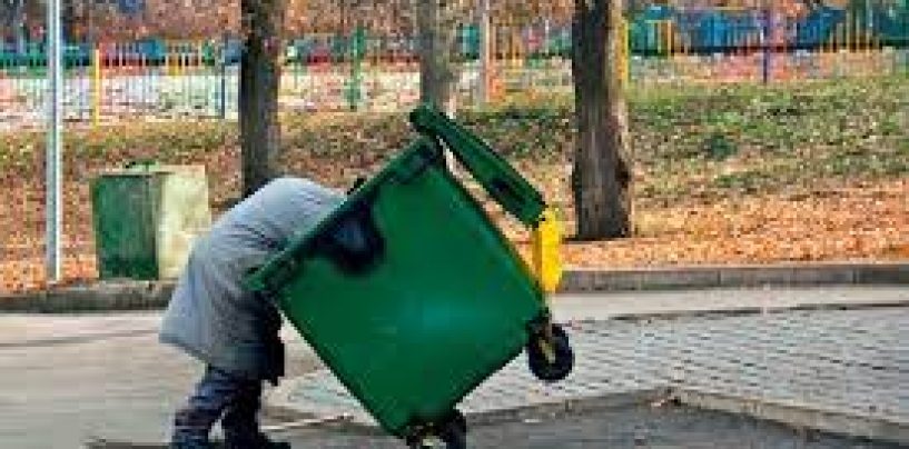 ZASTUPNICIMA VEĆE PLAĆE, A OSTALIMA OBEĆANJA, ZA UMIROVLJENIKE JE DOBRO ŠTO JOŠ IMA KANTA ZA SMEĆE