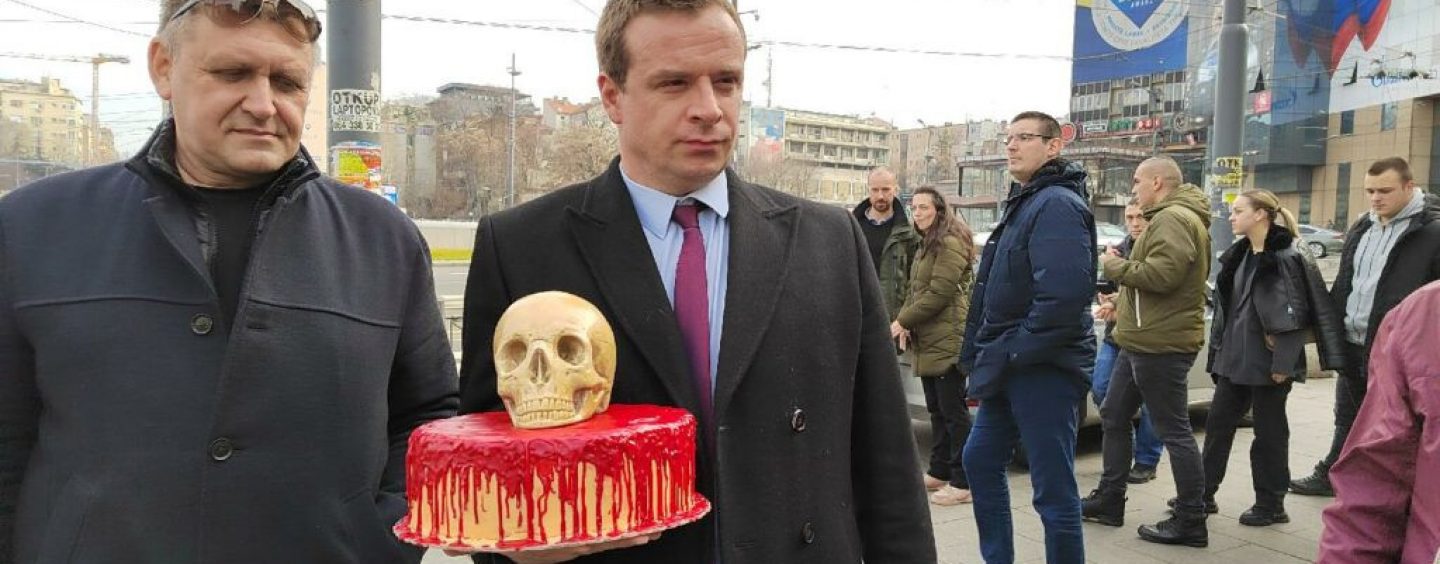 VUČIĆIĆ TVRDI DA PUTIN NE MOŽE DOĆI U SRBIJU