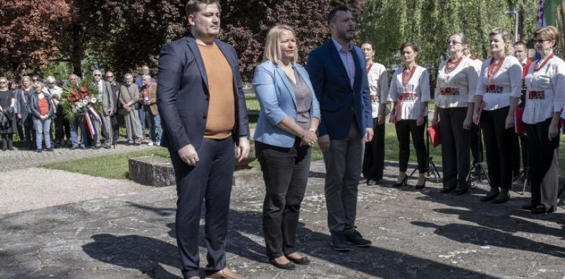 LIJEVI I DESNI MOGU BITI VOLOVI, A LJUDI NELJUDI ILI LJUDI