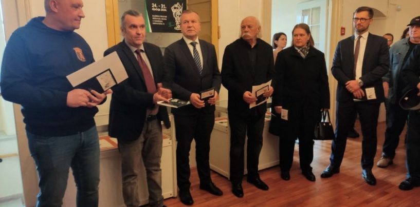 IZLOŽBA RATNIH KARIKATURA U VARAŽDINU