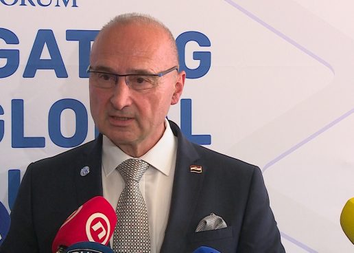 GENERALA ROJSA SAD 23 GODINE DRŽI NA SPISKU S NAJVEĆIM TERORISTIMA, MINISTARSTVO VANJSKIH POSLOVA MU NIJE POMOGLO KAO POSVOJITELJIMA DJECE IZ AFRIKE