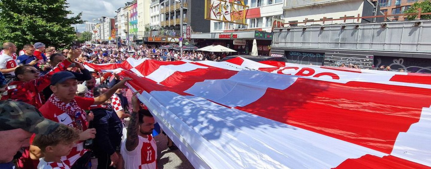 HRVATSKIH ZASTAVA KAO U BERLINU I HAMBURGU NEMA U KNINU