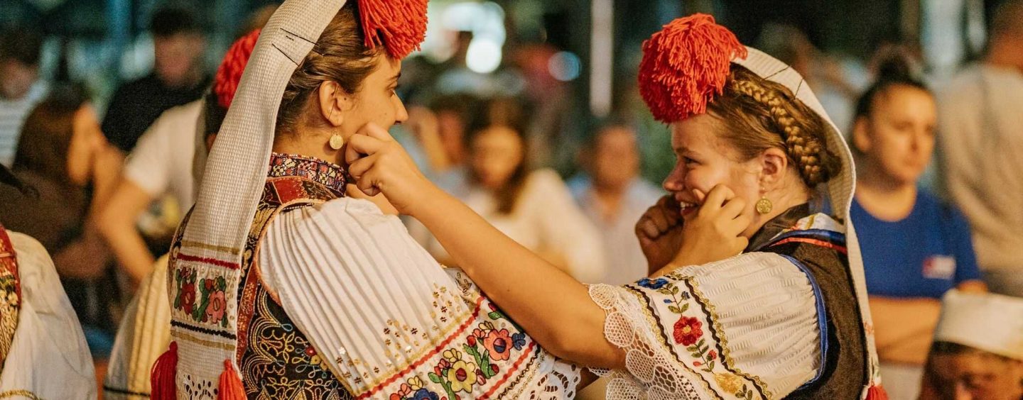 VEČERI FOLKLORA NA VINKOVAČKIM JESENIMA