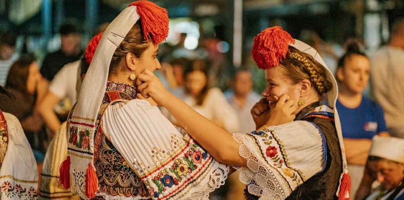 VEČERI FOLKLORA NA VINKOVAČKIM JESENIMA