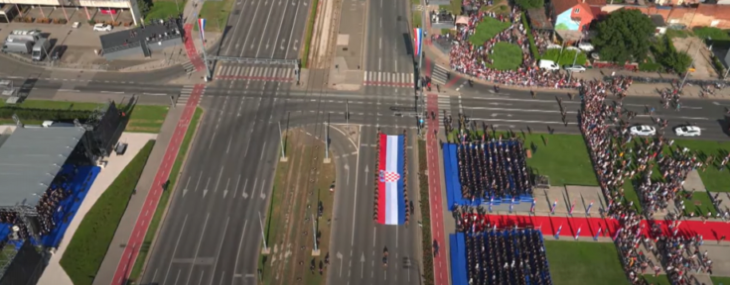GLAVNA TRIBINA POSTAVLJENA DA SE NE VIDI TUĐMAN