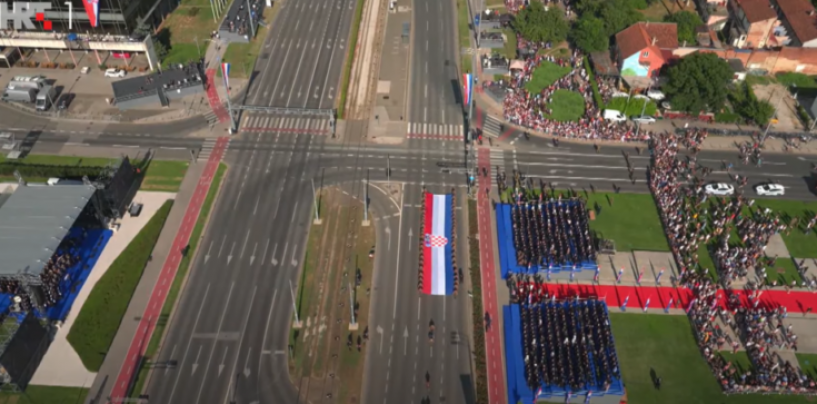 GLAVNA TRIBINA POSTAVLJENA DA SE NE VIDI TUĐMAN