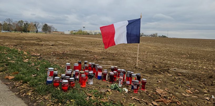 PODIGNIMO SPOMENIK JEANU-MICHAELU NICOLIERU PORED HANGARA
