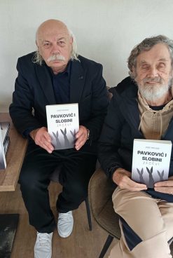 PETA PEČARIĆEVA KNJIGA O PAVKOVIĆEVIM TEKSTOVIMA