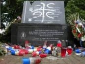 12 ČEMPRESA ZA 12 APOSTOLA, A DA NE BI UZNEMIRAVALI TAMOŠNJE SRBE NISU SE USUDILI NAPISATI DA SU POGINULI OD ČETNIČKE RUKE
