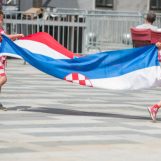 NE TREBAJU NAM NOVI SLETOVI, PRANJE MOZGOVA, ALI DAN DRŽAVNOSTI SE NE SMIJE IGNORIRATI