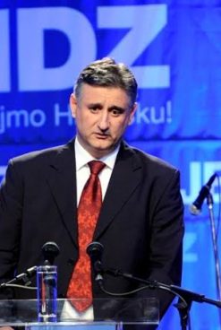 POMIRBA JE BILA FARSA