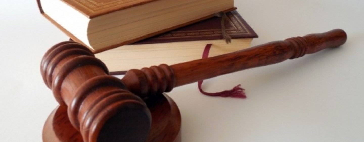 KRIMINAL POD DRŽAVNOM ZASTAVOM I NACIONALNIM SIMBOLIMA SE U KONAČNICI ISPLATIO