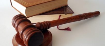 KRIMINAL POD DRŽAVNOM ZASTAVOM I NACIONALNIM SIMBOLIMA SE U KONAČNICI ISPLATIO