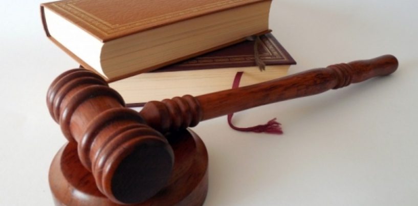KRIMINAL POD DRŽAVNOM ZASTAVOM I NACIONALNIM SIMBOLIMA SE U KONAČNICI ISPLATIO
