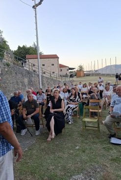 PJESNICI U KNINU POD STIJEGOM SLOBODE