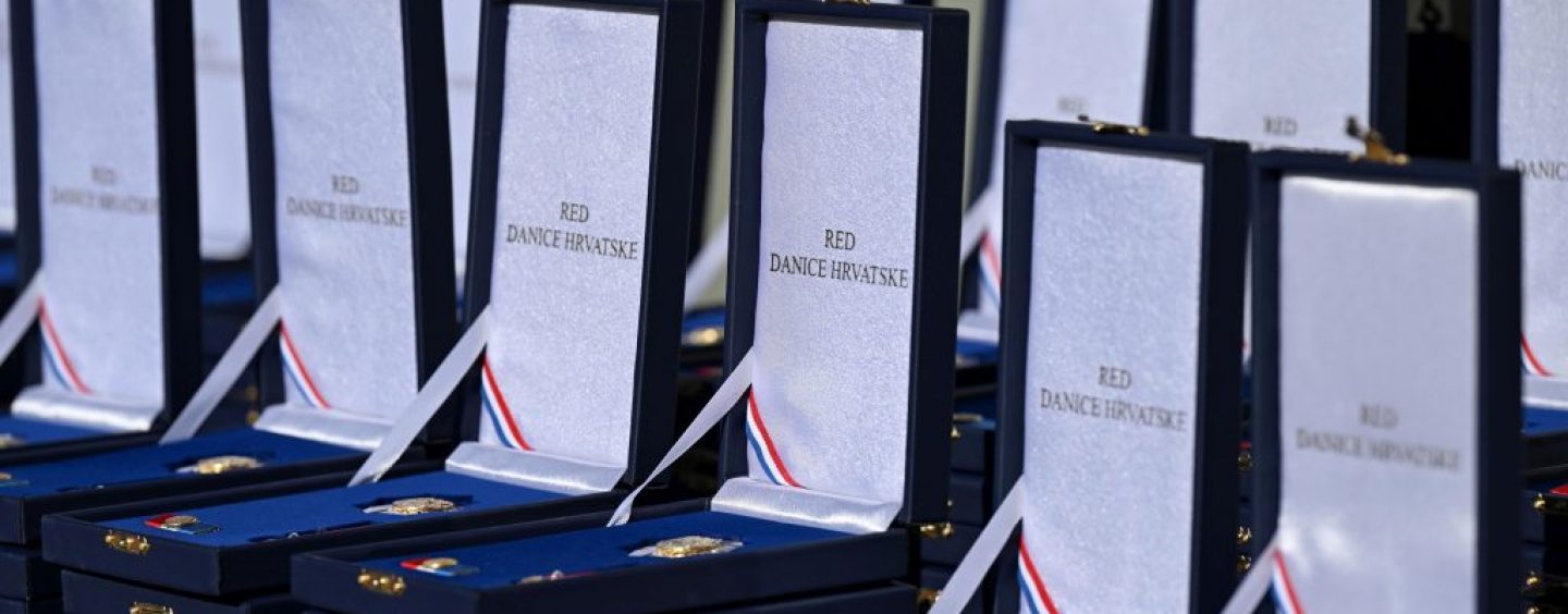 TUĐMAN JE DODIJELIO 735, MESIĆ 10, JOSIPOVIĆ 3,2, A KOLINDA TAKOĐER OKO 3 TISUĆE ODLIKOVANJA