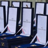 TUĐMAN JE DODIJELIO 735, MESIĆ 10, JOSIPOVIĆ 3,2, A KOLINDA TAKOĐER OKO 3 TISUĆE ODLIKOVANJA