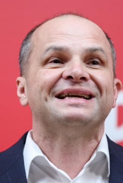 ZA MNISTARSKOG MANDATA HAJDAŠA DONČIĆA U LIKU JE OPASNI OTPAD NAVOZIO NJEGOV PUNAC