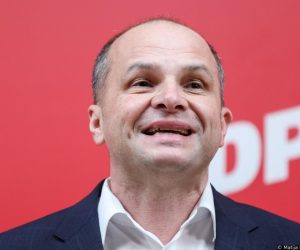 ZA MNISTARSKOG MANDATA HAJDAŠA DONČIĆA U LIKU JE OPASNI OTPAD NAVOZIO NJEGOV PUNAC