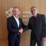 BILIĆ I HNESOVI FOTELJAŠI SE NA KOLJENIMA TRBAJU ISPRIČATI NACIJI ZA UŽAS NA RUJEVICI