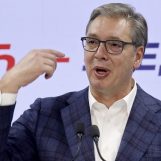 VUČIĆ PRIZNAO PORAZ DOK SU U NJEMČKOJ JOŠ ČEKALI ZA GLASANJE
