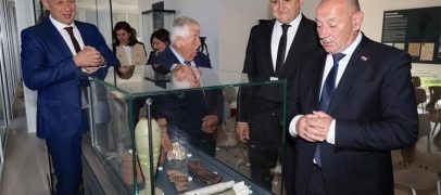 VJEČNI KRIK I OPOMENA